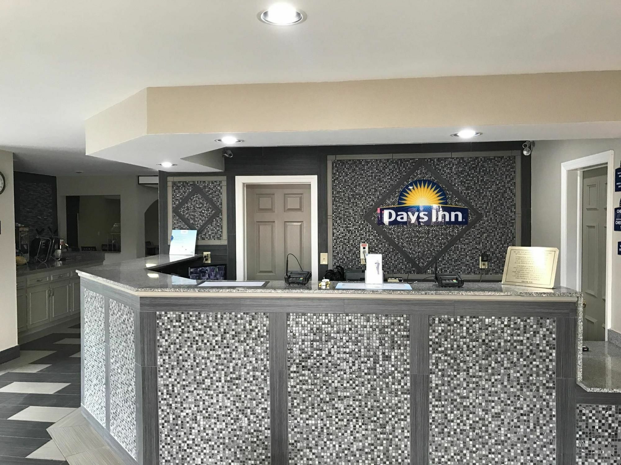 Days Inn By Wyndham Carthage Zewnętrze zdjęcie